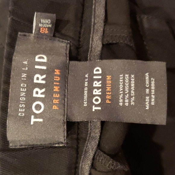 TORRID Black Stretch Chambray Cropped Cargo Pant sz 18 Women's Plus Joggers - Picture 8 of 13